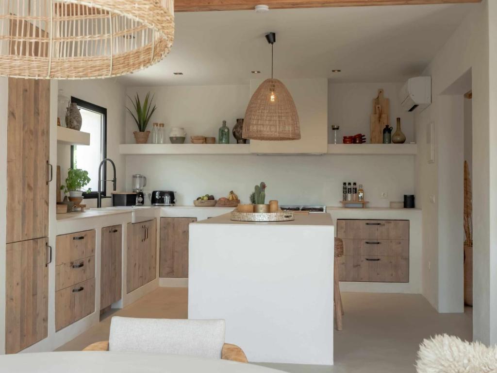 Kuchyňa alebo kuchynka v ubytovaní CostaBlancaDreams Casa Capritxu in Benissa