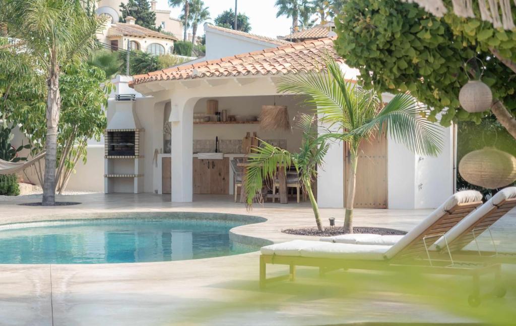 Bazén v ubytovaní CostaBlancaDreams Casa Capritxu in Benissa alebo v jeho blízkosti