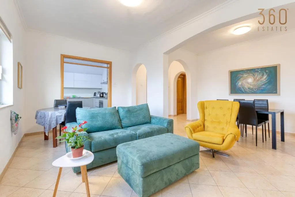 Stylish & Cosy 2BR Apt in the Heart of St' Julians by 360 Estates