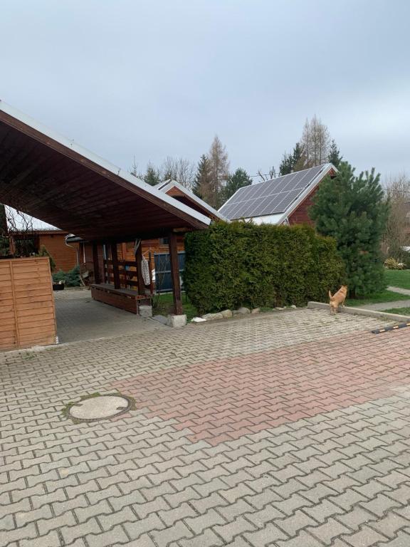 Budova, v ktorej sa farma nachádza