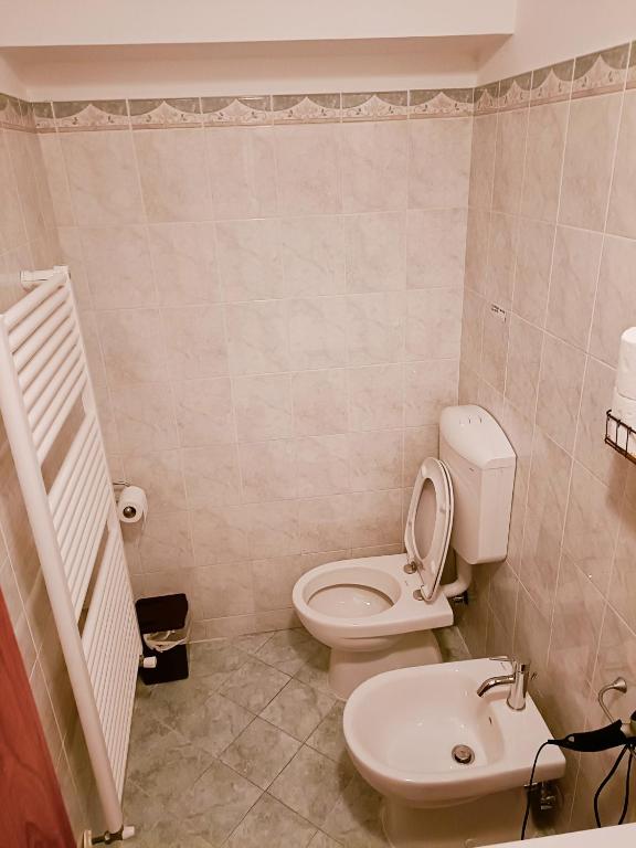 A bathroom at Ninin Vernazza