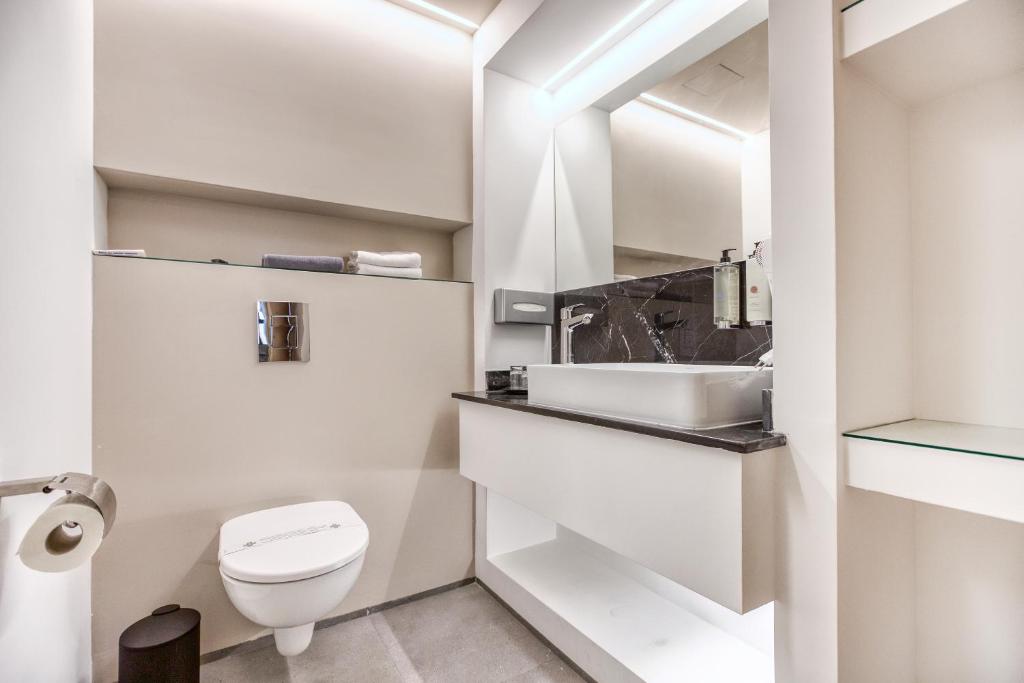 Koupelna v ubytování JL Hotel