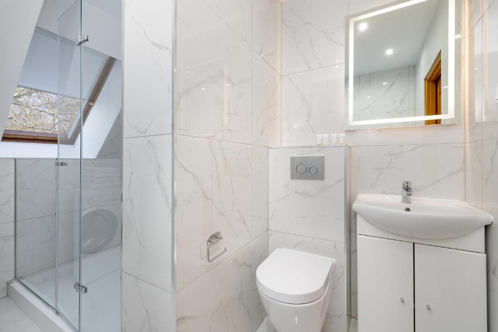 Kúpeľňa v ubytovaní Deluxe Apartments Turystyczna by Noclegi Renters