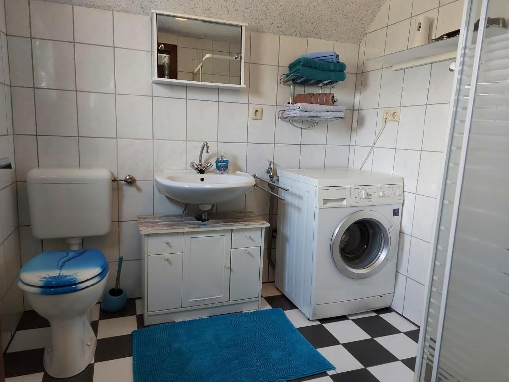 Ein Badezimmer in der Unterkunft Ferienwohnung Pünter