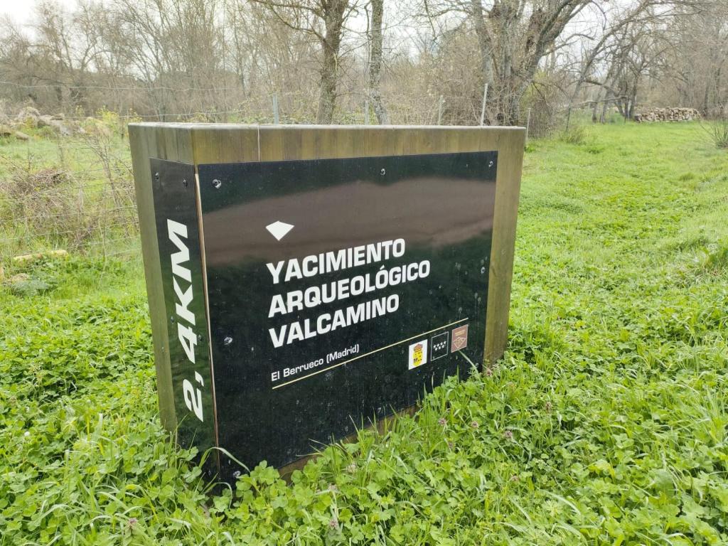 Certificado, premio, señal o documento que está expuesto en Alojamientos La Dehesa