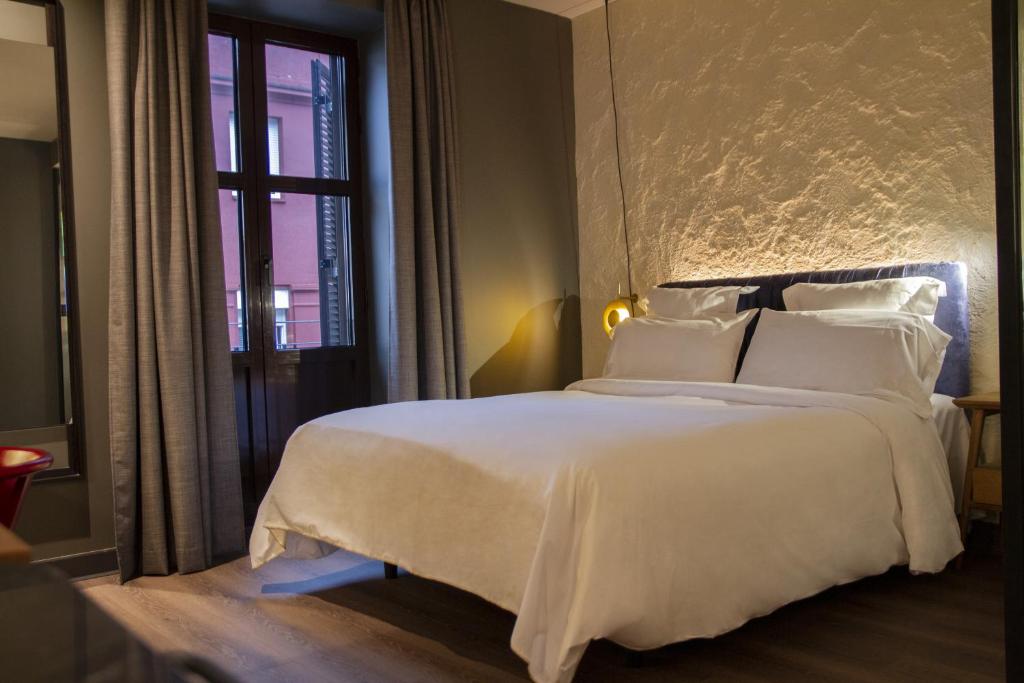 
Standard Room with Balcony
