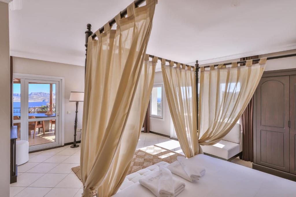 Hill House Adult Only - 7