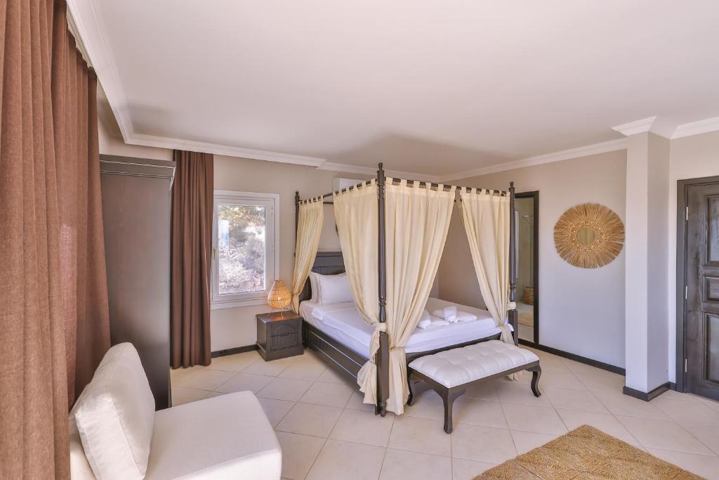 Hill House Adult Only - 8