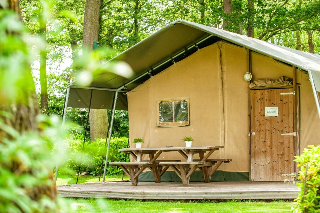 Zahrada ubytování Recreatiepark Den Blanken
