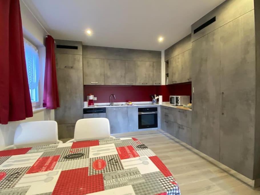 Kuchyň nebo kuchyňský kout v ubytování 20 min Lugano - Giardino privato - Sigirino