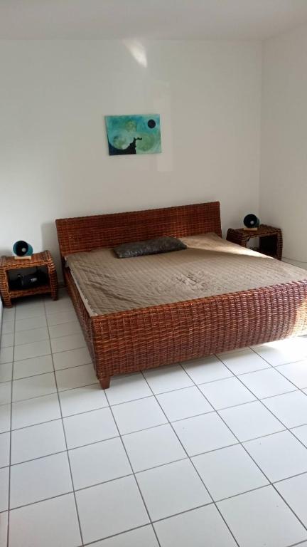 Säng eller sängar i ett rum på Kalksee Haus 77A