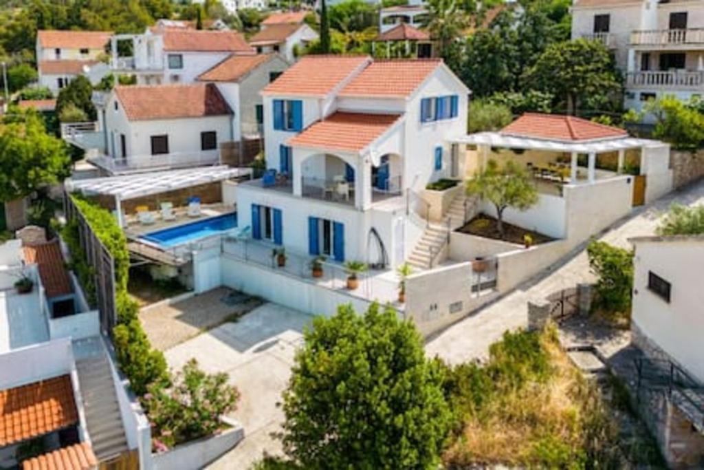 Fotografie z fotogalerie ubytování Villa Ameli v destinaci Milna