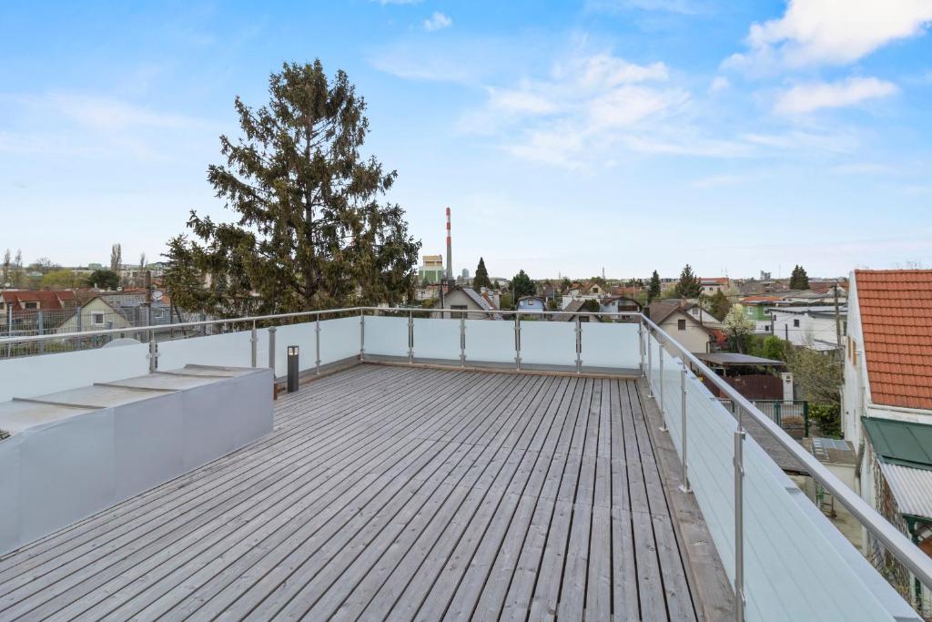 Balkón nebo terasa v ubytování Villa Jäger mit Pool in Wien