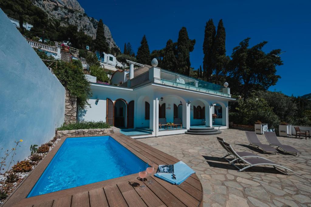 Villa con piscina y casa en Villa La Baika - Pool Panoramic views, en Capri