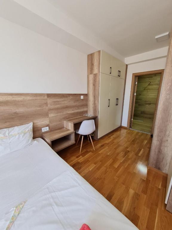 Postel nebo postele na pokoji v ubytování Bojana Apartment Penthouse