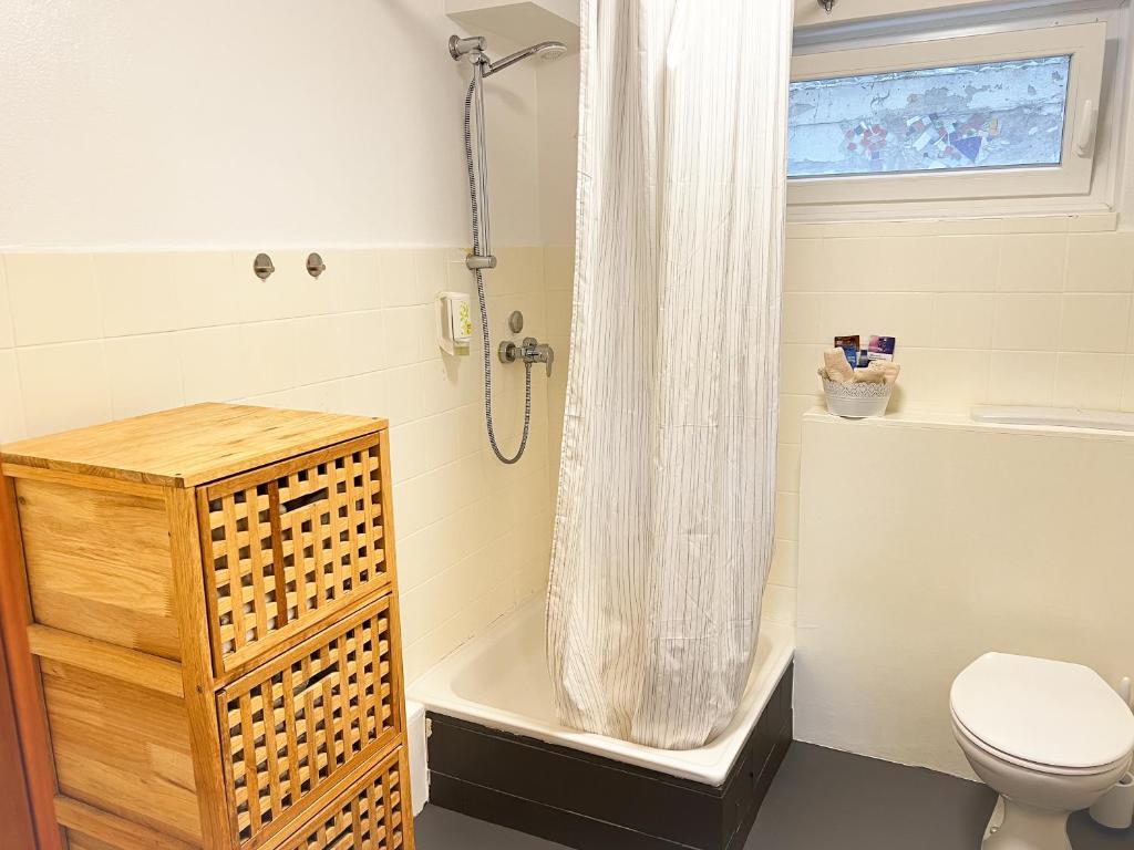 Photo from modern Room with Netflix in Porta Westfalica in Porta Westfalica, North Rhine-Westphalia, Germany