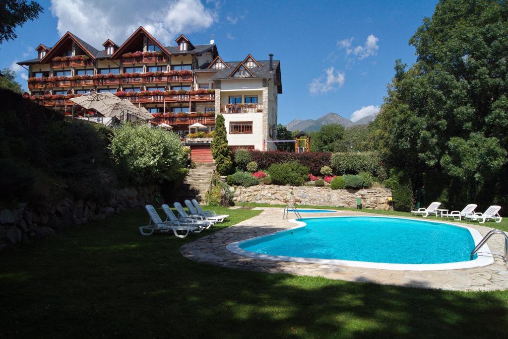 Bazén v ubytování Hotel La Morera nebo v jeho okolí