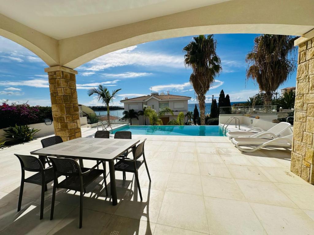 coral bay beach villa - 