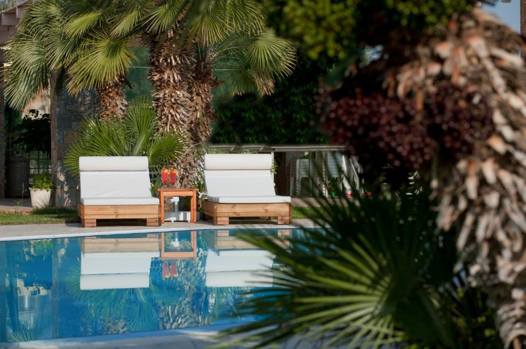 Bazén v ubytování Socrates Hotel Malia Beach nebo v jeho okolí