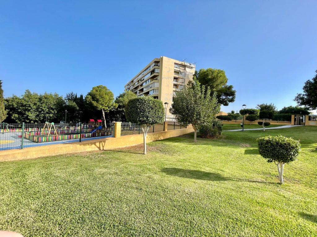 Bazén v ubytovaní LaFrenchTouch - Moderno y acogedor estudio vista mar alebo v jeho blízkosti