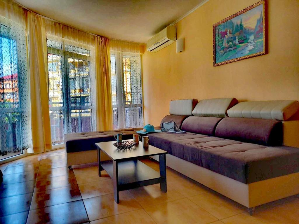 Khu vực ghế ngồi tại Central Plaza Apartment