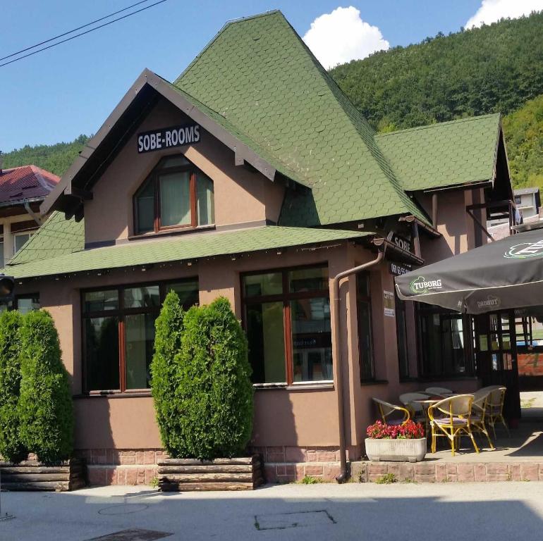 Nespecifikovaný výhled na hory nebo výhled na hory při pohledu z apartmánu