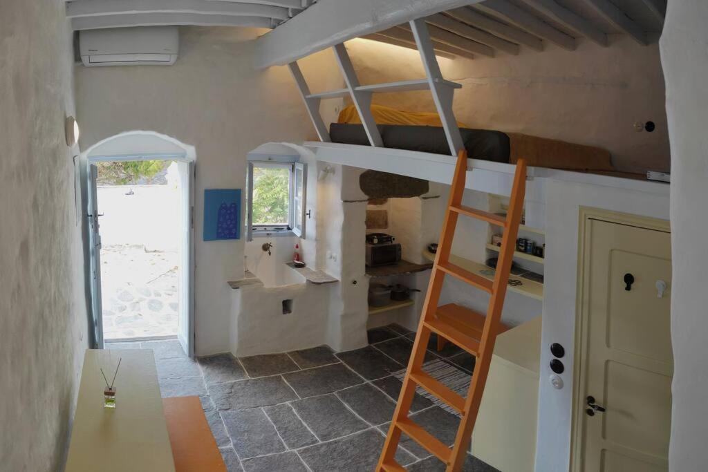Kuchyň nebo kuchyňský kout v ubytování Hidden Gem - Sifnos, Kastro.