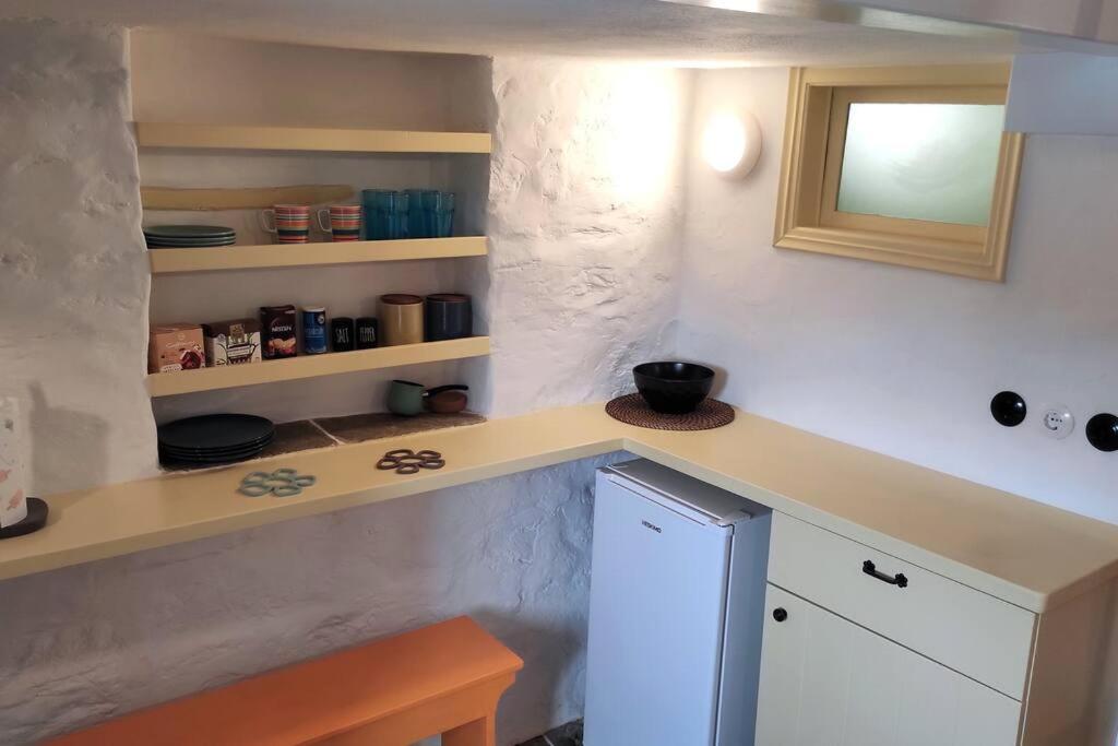 Kuchyň nebo kuchyňský kout v ubytování Hidden Gem - Sifnos, Kastro.