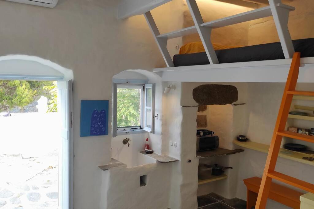 Kuchyň nebo kuchyňský kout v ubytování Hidden Gem - Sifnos, Kastro.