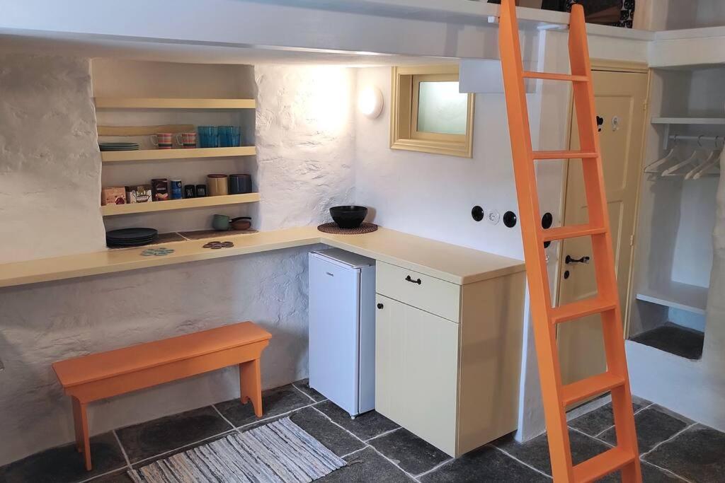 Kuchyň nebo kuchyňský kout v ubytování Hidden Gem - Sifnos, Kastro.