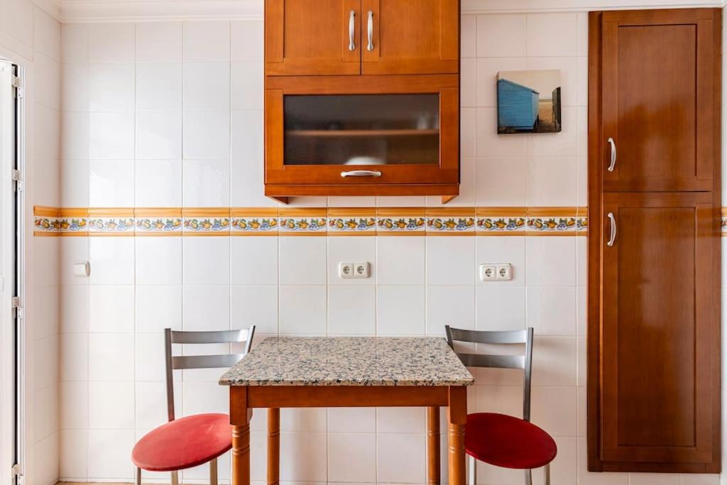 Amplio piso con 4 habitaciones para disfrutar de Málaga con parking gratuito - 18