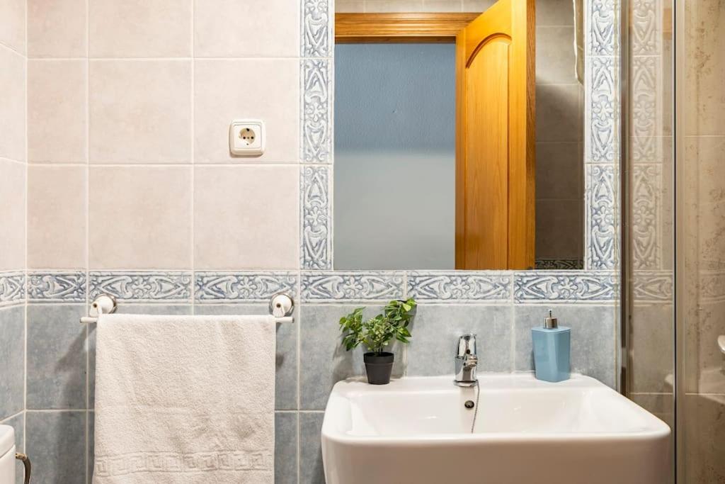 Amplio piso con 4 habitaciones para disfrutar de Málaga con parking gratuito - 14