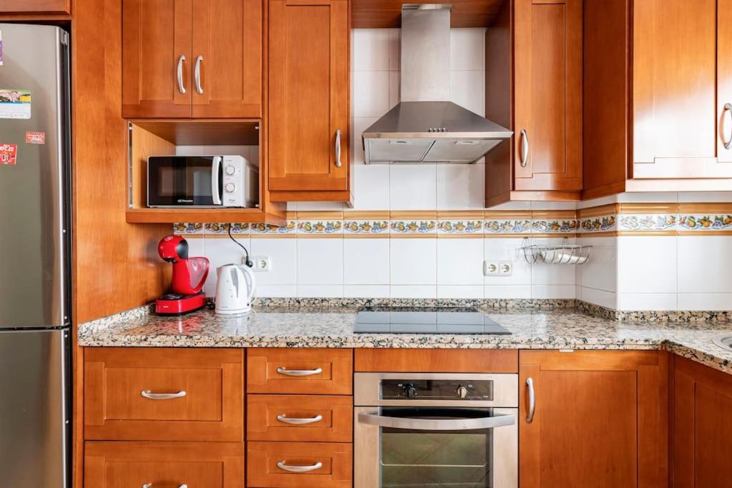 Amplio piso con 4 habitaciones para disfrutar de Málaga con parking gratuito - 3