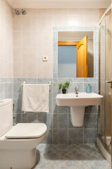 Amplio piso con 4 habitaciones para disfrutar de Málaga con parking gratuito - 7