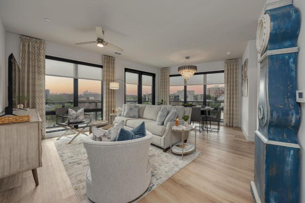 Curated visual reference: Visual Reference: Parthenon Penthouse Odyssey Heart Of Midtown Nashville Prezzi