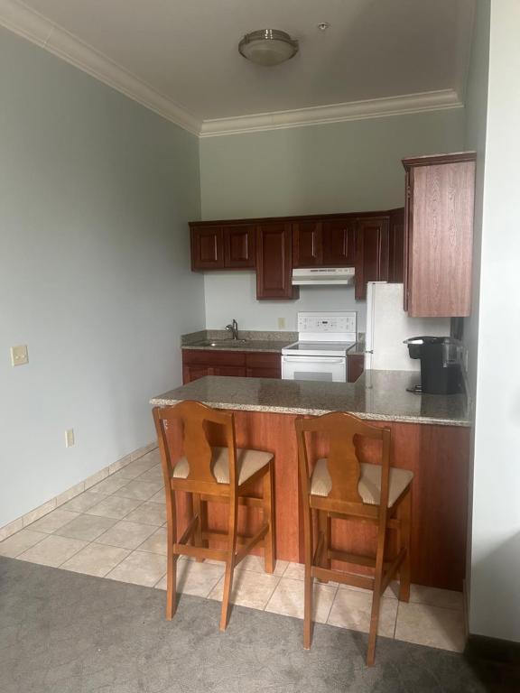 Harbor House Inn - Deluxe Suite
