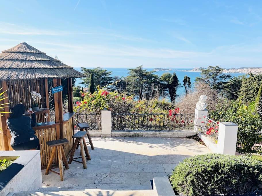Photo de la galerie de l'établissement Bas De Villa D'exception Vue mer, à Sanary-sur-Mer