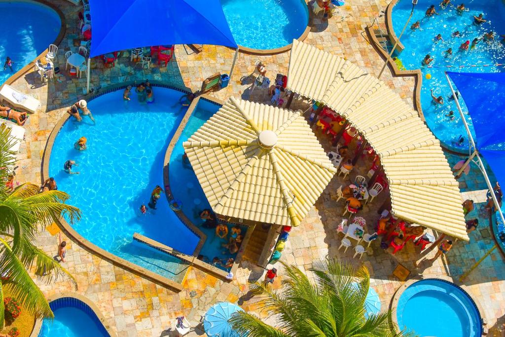 an overhead view of a pool at a resort at THERMAS PLACE - Residencial in Caldas Novas