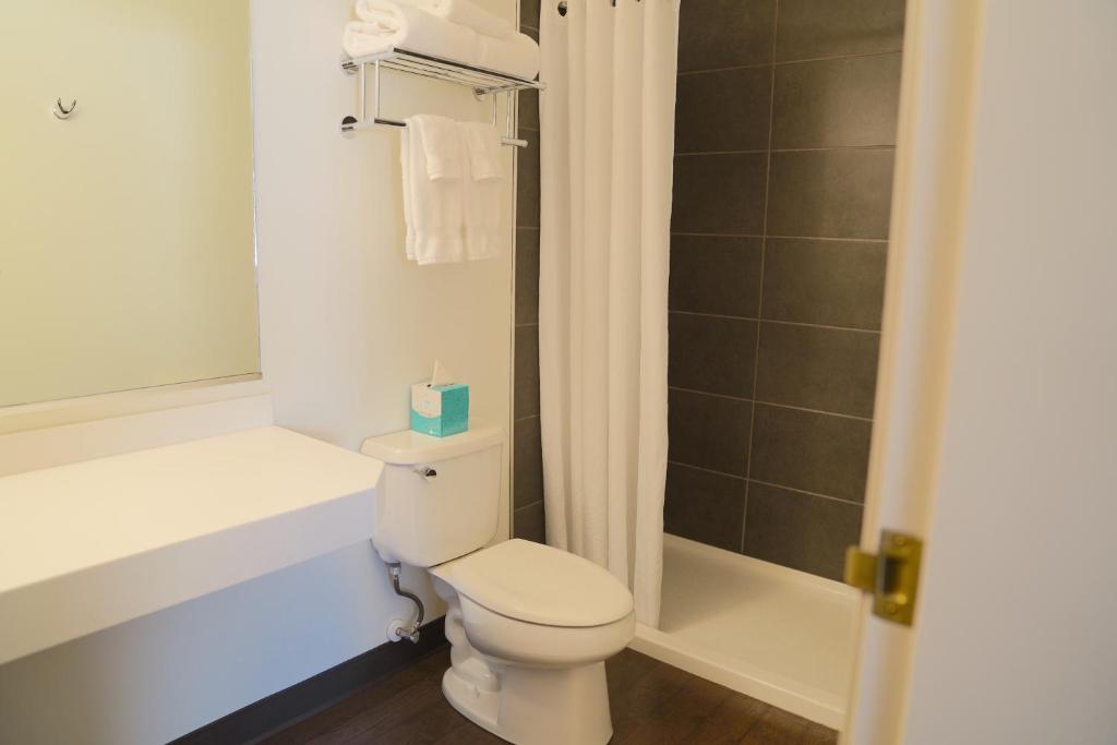 Hotel Ruby Sandpoint photo