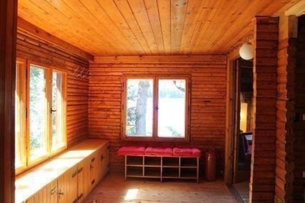 Fotografie z fotogalerie ubytování Ferienhaus direkt am See mit Garten und Parkplatz ve Frymburku
