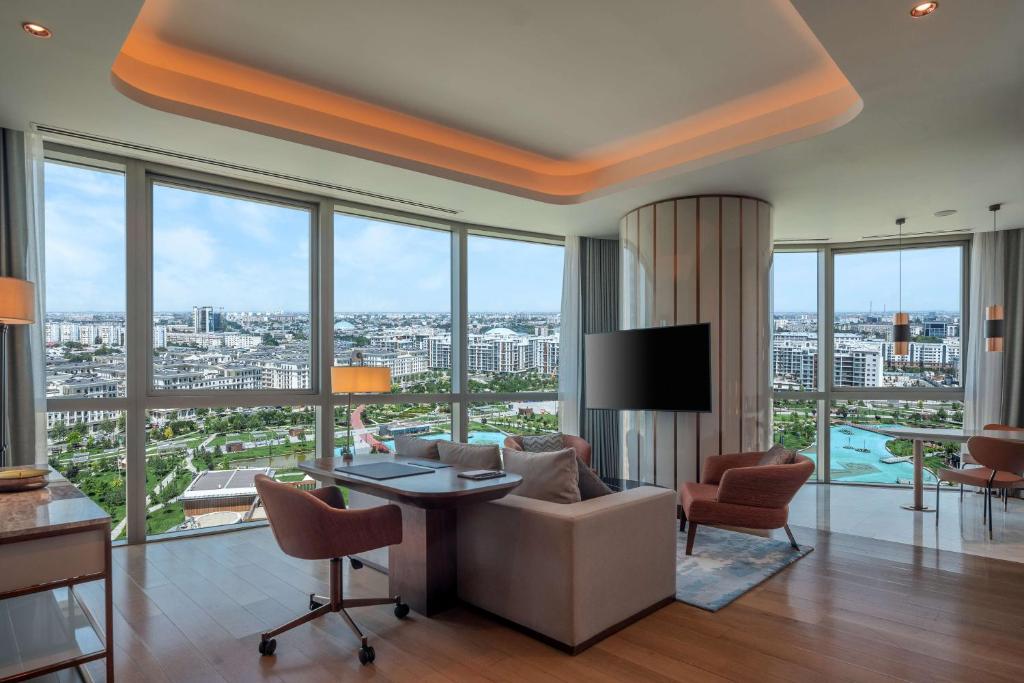 Hilton Tashkent City - One-Bedroom Corner King Suite With Park View