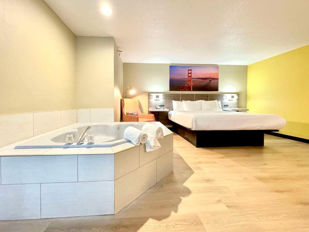 Quality Inn & Suites Willows photo