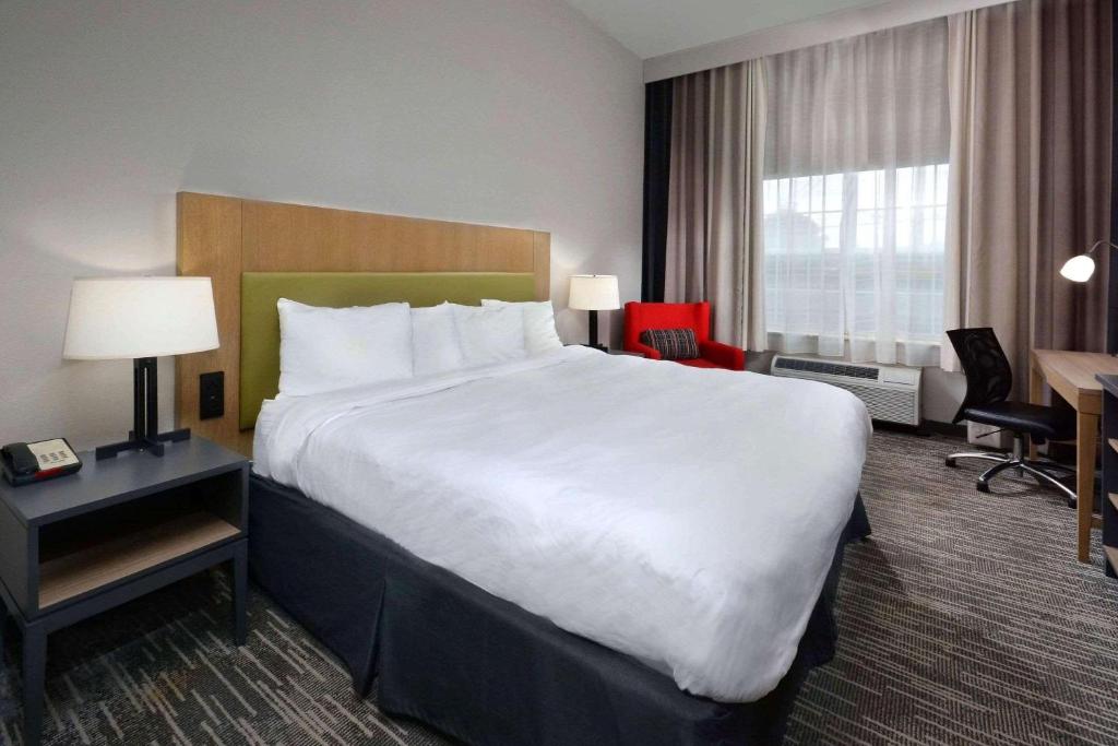 Country Inn & Suites by Radisson, Asheville West near Biltmore photo