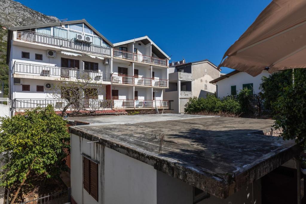 Budova, kde se apartmán nachází
