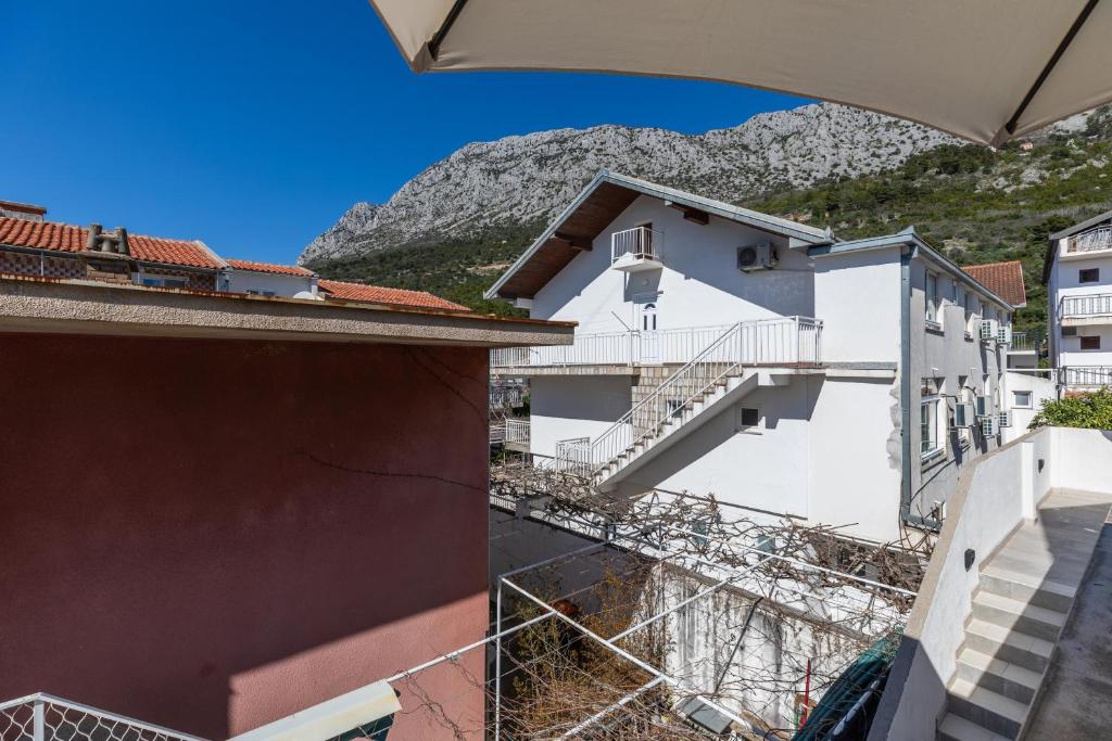 Nespecifikovaný výhled na hory nebo výhled na hory při pohledu z apartmánu