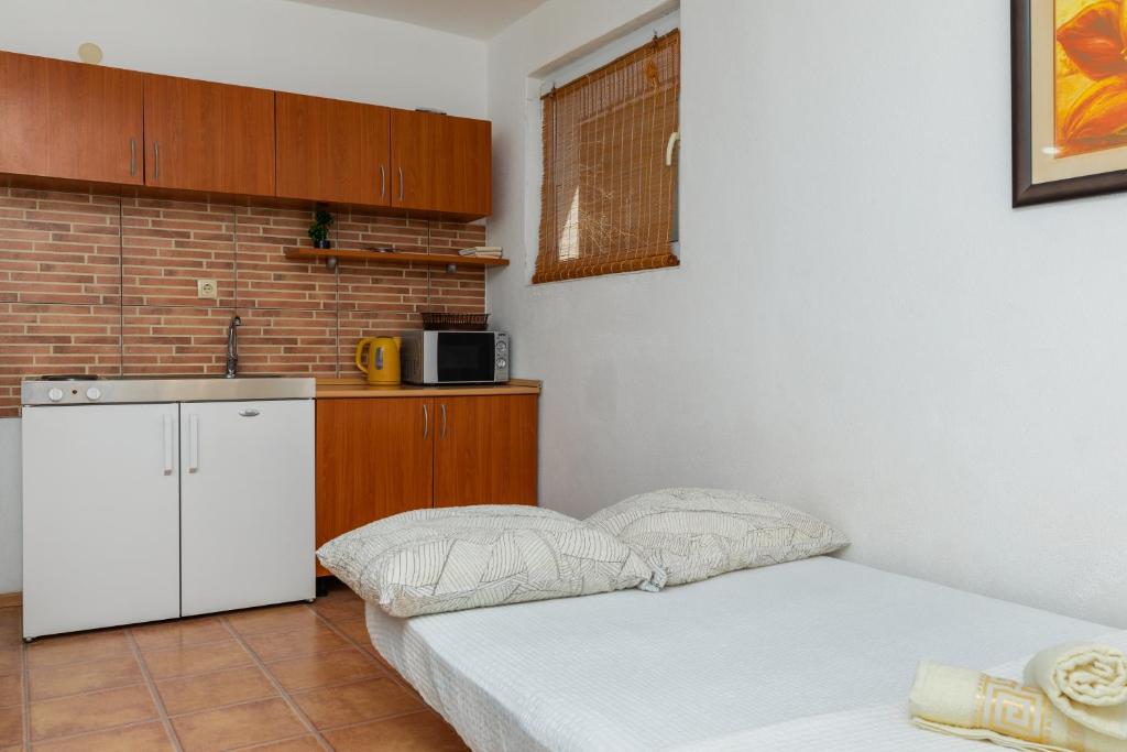 Kuchyň nebo kuchyňský kout v ubytování Apartments with a parking space Podaca, Makarska - 6050
