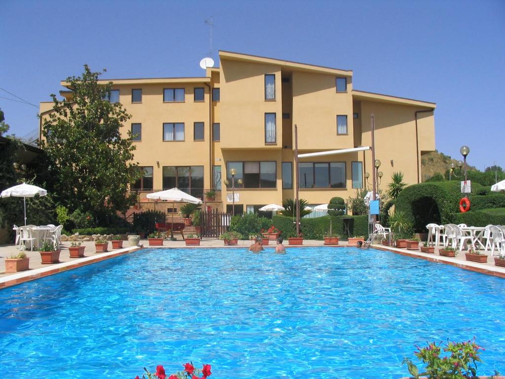 Riviera Hotel