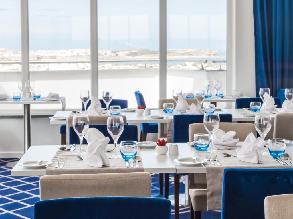 Een restaurant of ander eetgelegenheid bij MH Peniche