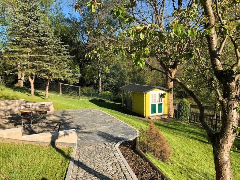 Zahrada ubytování Ferienhaus in Bad Elster mit Kleinem Kamin