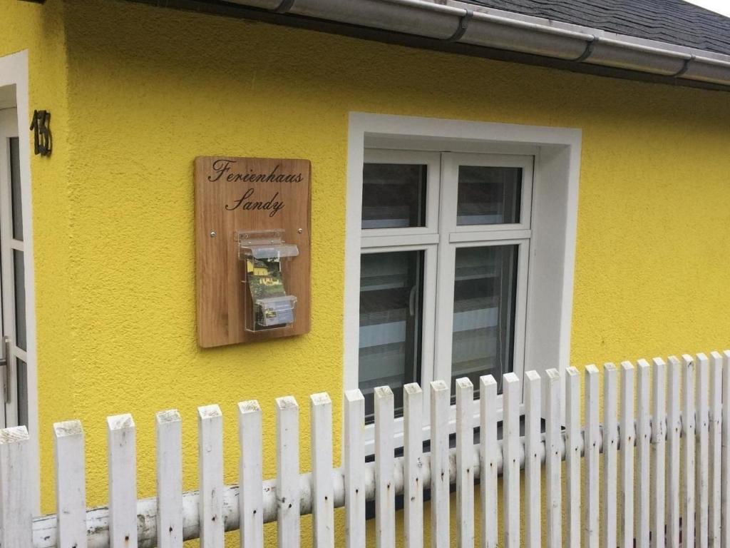 Fotografie z fotogalerie ubytování Ferienhaus in Bad Elster mit Kleinem Kamin v destinaci Bad Elster